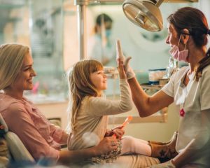 Why Choose a Family Dentist Over a General Dentist?